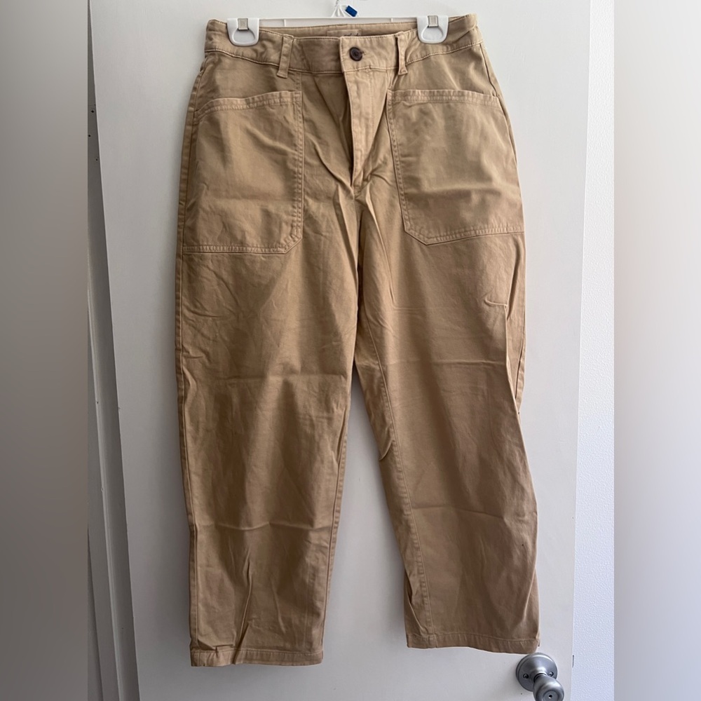 Universal Thread Tapered Leg Khaki Pants size 8